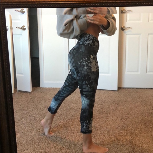 Champion Workout Capris - Picture 2 of 6